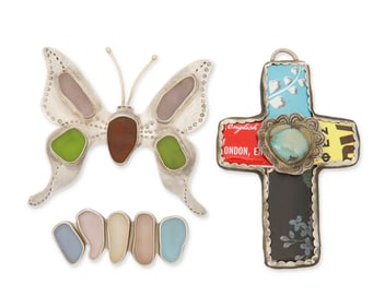 A group of stone set jewelry