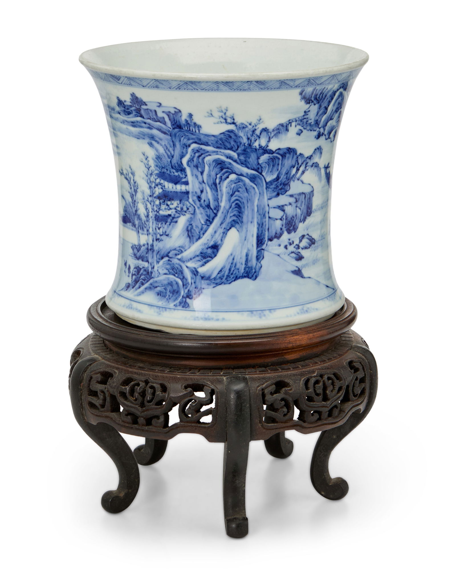 A Chinese blue and white porcelain jar (1 of 4)