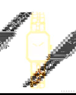 CHANEL: A Premiere Iconic Chain Wristwatch, 1987: CHANEL: A Premiere Iconic Chain Wristwatch, 1987 Dial: 15.9 mm, Black-lacquered with no hour markers Case:†gold tone Strap: gold toned with black leather Case number:†5'905'552 Model: quartz