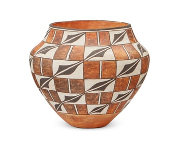 An Acoma Pueblo polychrome pottery olla
