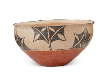 A Santo Domingo Pueblo pottery dough bowl