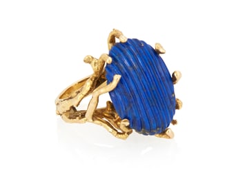 A Gold and Lapis Lazuli Ring