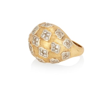 An 18K Gold and Diamond Ring