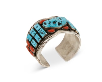 A Tommie Tso Navajo sterling silver and set stone cuff bracelet