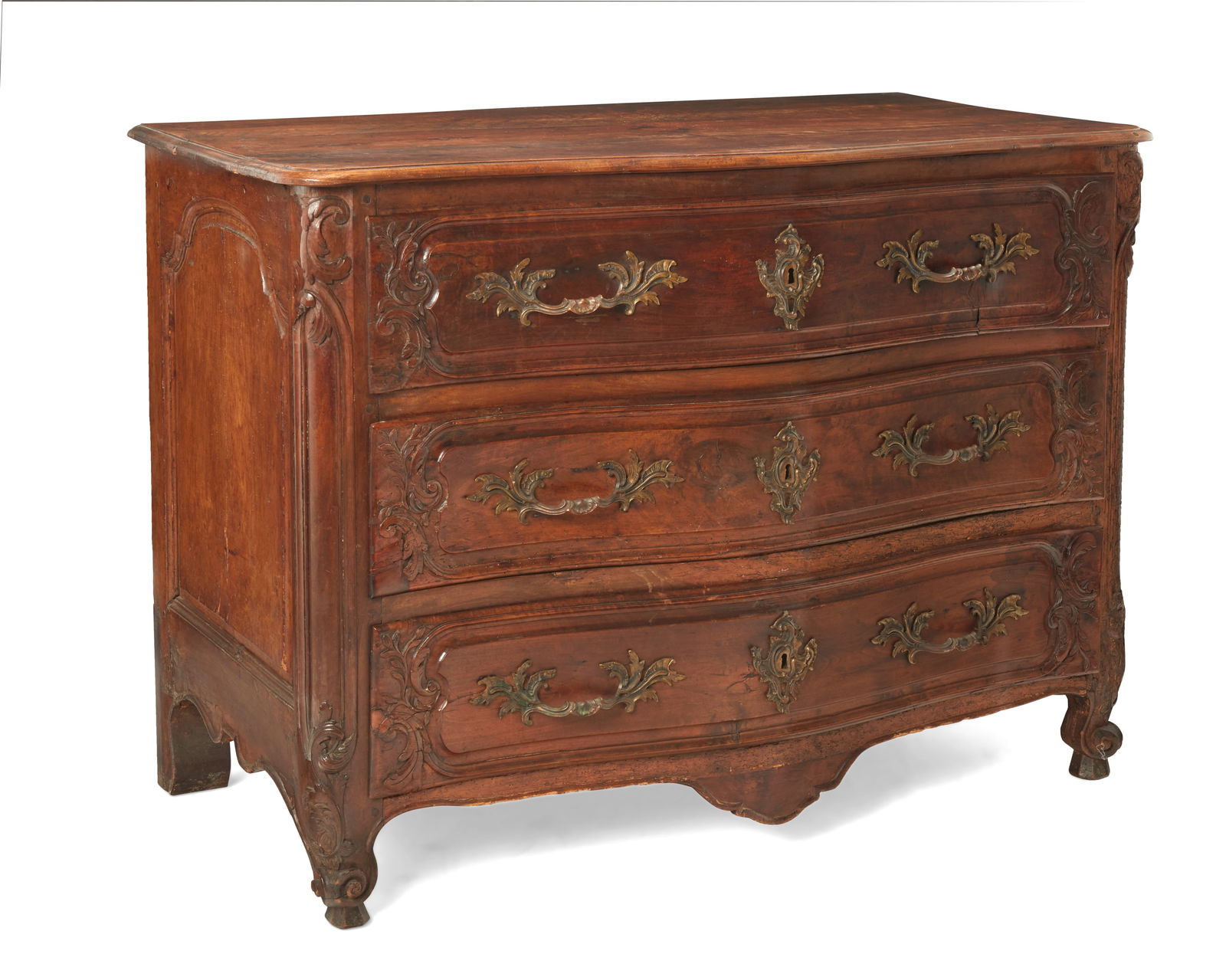 A Louis XV provincial walnut commode (1 of 12)