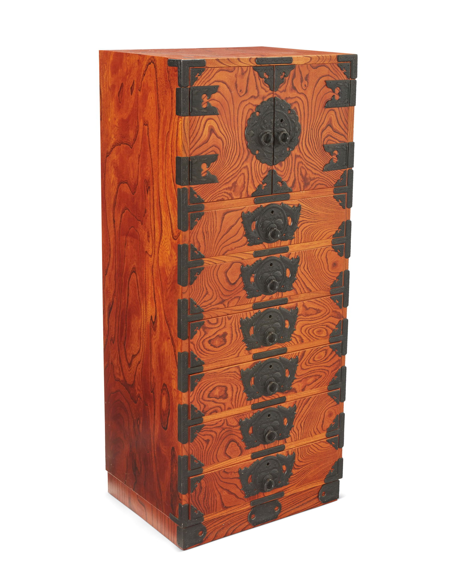 A Japanese Iwayado-style tansu chest (1 of 11)