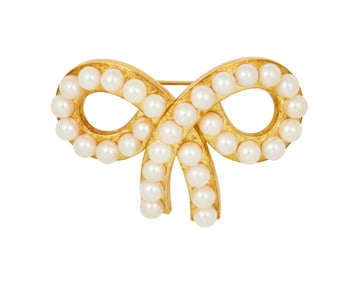 Cellino: An 18K Gold and Cultured Pearl Bow Brooch