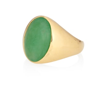 An 18K Gold and Jade Ring