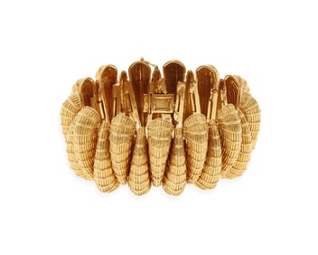 An 18K Heavy Gold Bracelet