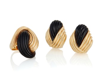 An 18K Gold and Onyx Ring and Earrings Set
