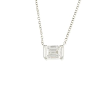 An 18K White Gold and Diamond Necklace