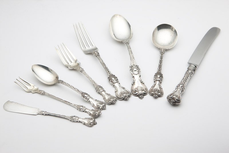 A Whiting 'King Edward' sterling silver flatware: First quarter 20th century, with maker's mark, further marked 'Sterling' and 'Pat. Ap. 23. 1901', a partial service comprising: 12 forks (7.875''), 12 salad forks (6.125''), 7 teaspoons (5.875''), 12 