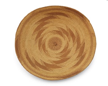 A large Hupa/Yurok/Karuk basketry tray