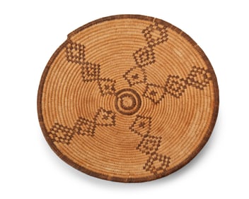 A California basketry tray