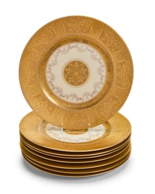 A set of eight Hutschenreuther porcelain dinner plates