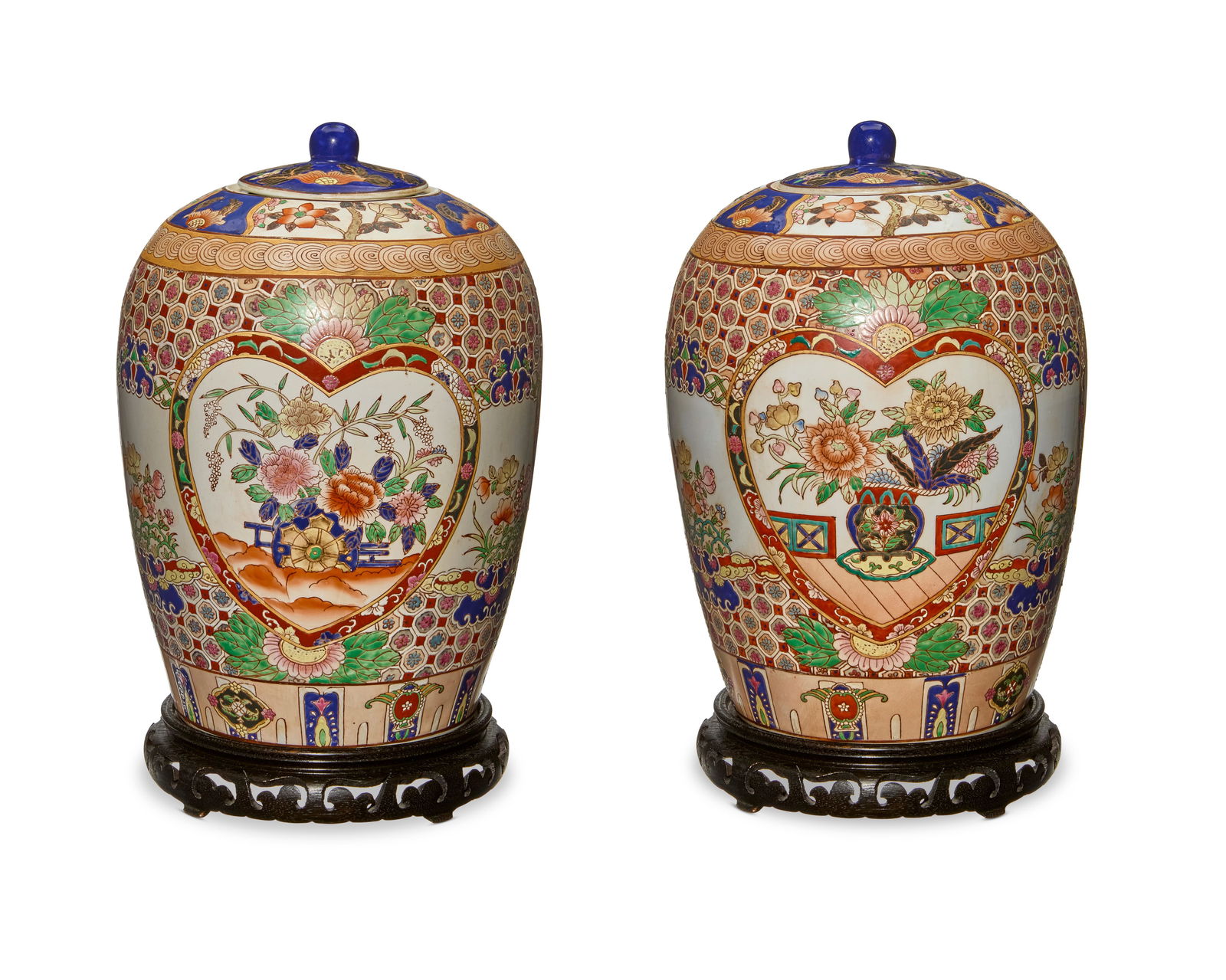 A pair of Chinese porcelain covered vases (1 of 8)