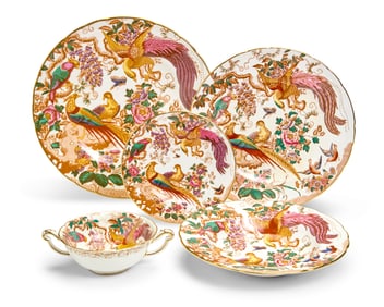 A Royal Crown Derby porcelain 'Olde Avesbury' part dinner service