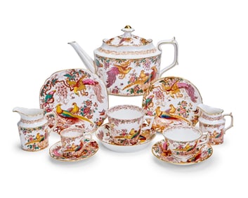 A Royal Crown Derby porcelain 'Olde Avesbury' part tea service