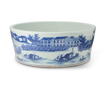 A Chinese blue and white porcelain basin