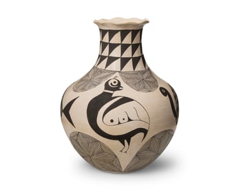 An Acoma Pueblo Mimbres-style pottery vase