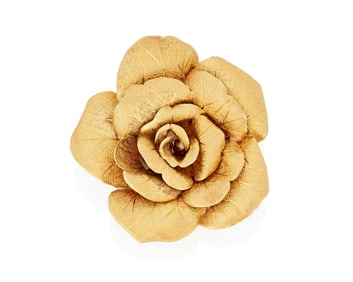 An 18K Gold Brooch