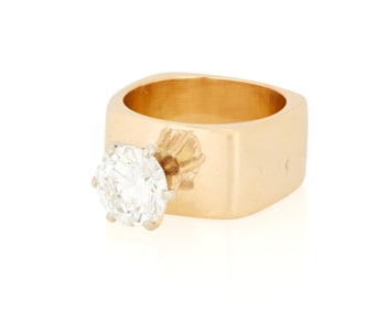 A 14K Gold and Diamond Ring