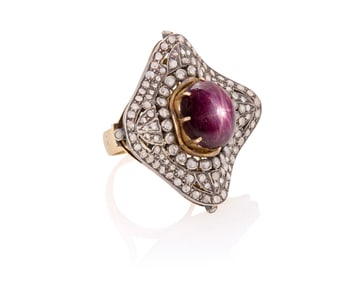 A Mughal Style 14K Bi-Color Gold, Star Ruby and Diamond Ring