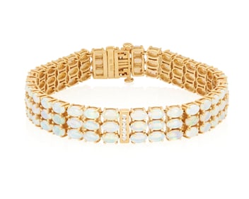 An 18K Gold and Opal Bracelet