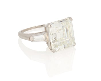 A Platinum and Diamond Ring