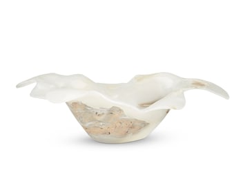 An onyx specimen bowl