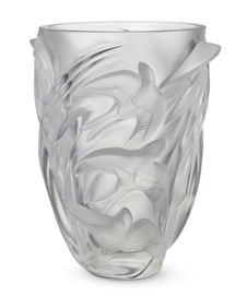 A Lalique glass 'Martinets Swallow' vase