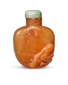 A Chinese butterscotch agate snuff bottle