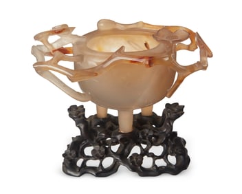 A Chinese carved agate tripod vessel