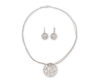 Carriere: An 18K White Gold and Diamond Necklace and Earring Set