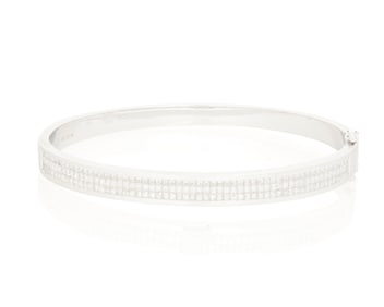 An 18K White Gold and Diamond Bangle