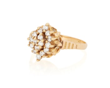 An 18K Gold and Diamond Ring