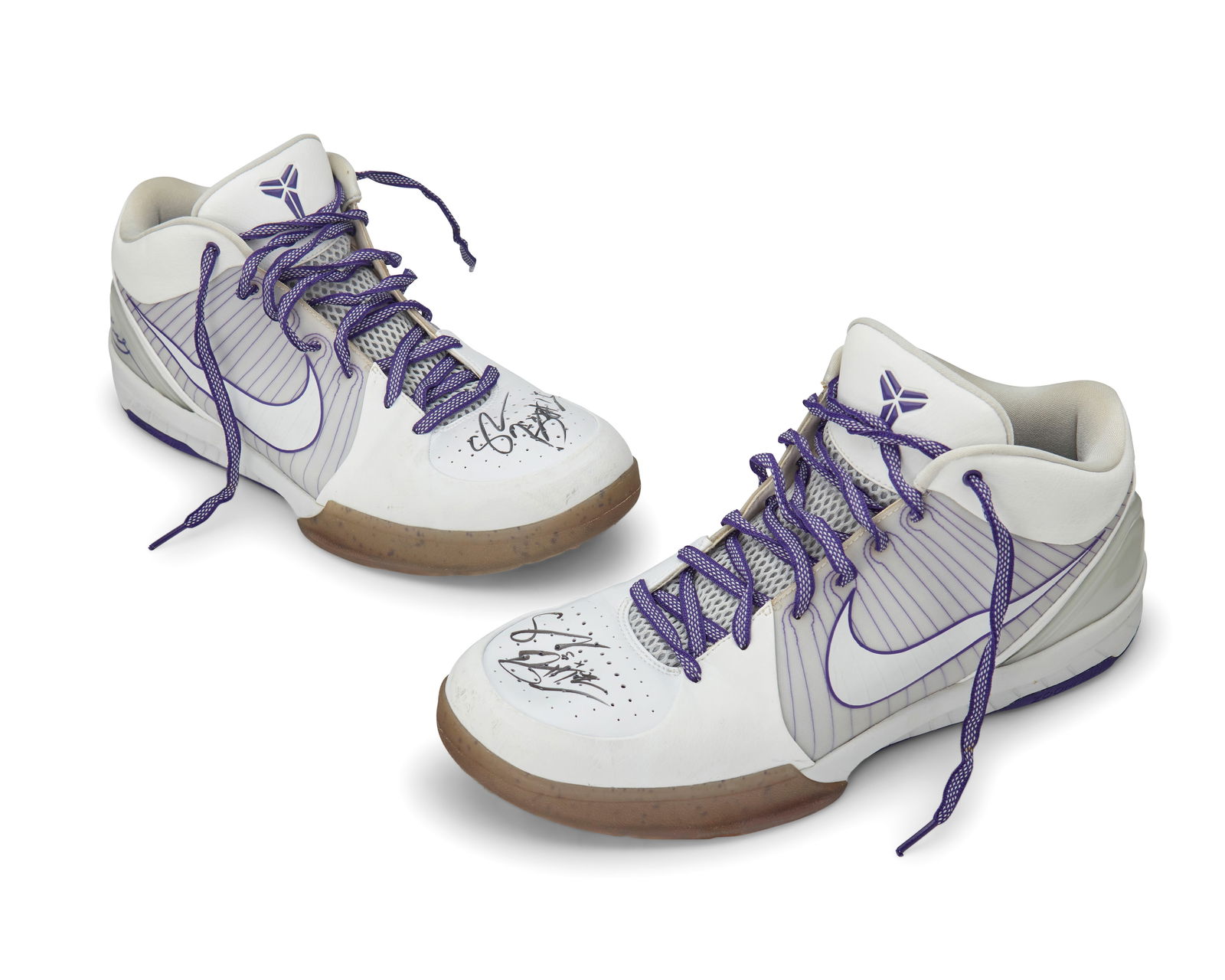 Shannon Brown Lakers 2009-2010 Game-Worn Signed Home Nike Zoom Kobe IV Promo Sample Shoes (1 of 7)