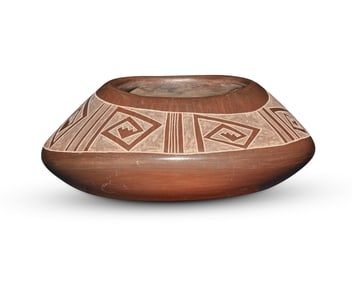 Rose Naranjo & Polly Rose Folwell (1917-2004 & b. 1962, Santa Clara Pueblo), A sienna pottery jar,