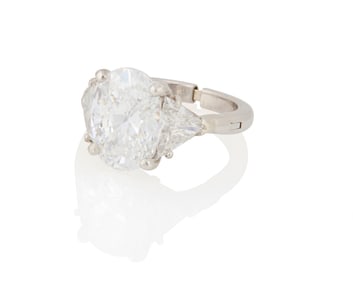 A Platinum and Diamond Ring