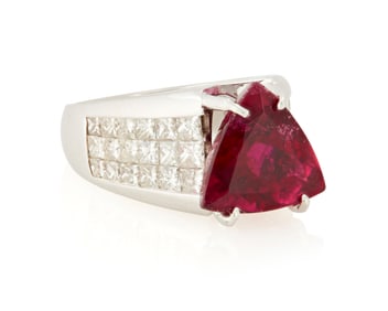 A 18K White gold, Rubellite Tourmaline and Diamond Ring