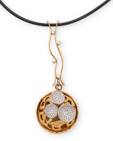An 18K Gold and Diamond Pendant Necklace