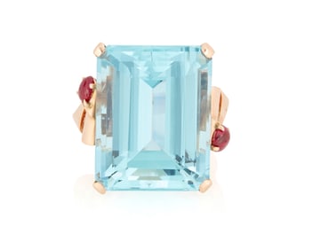 A 14K Rose Gold and Aquamarine Ring
