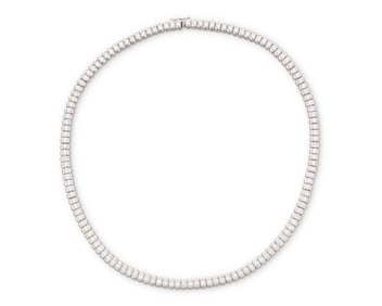 An 18K White Gold and Diamond Necklace