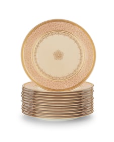 A set of twelve Cauldon porcelain dinner plates