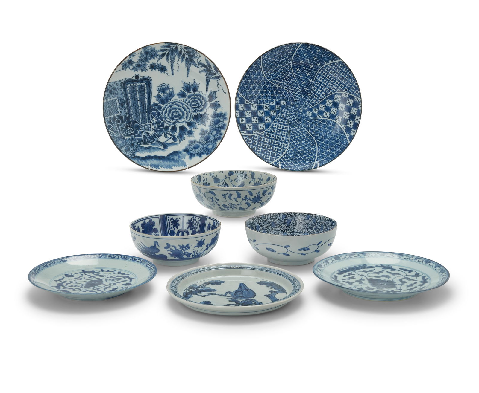 A group of East Asian blue and white porcelain items (1 of 5)