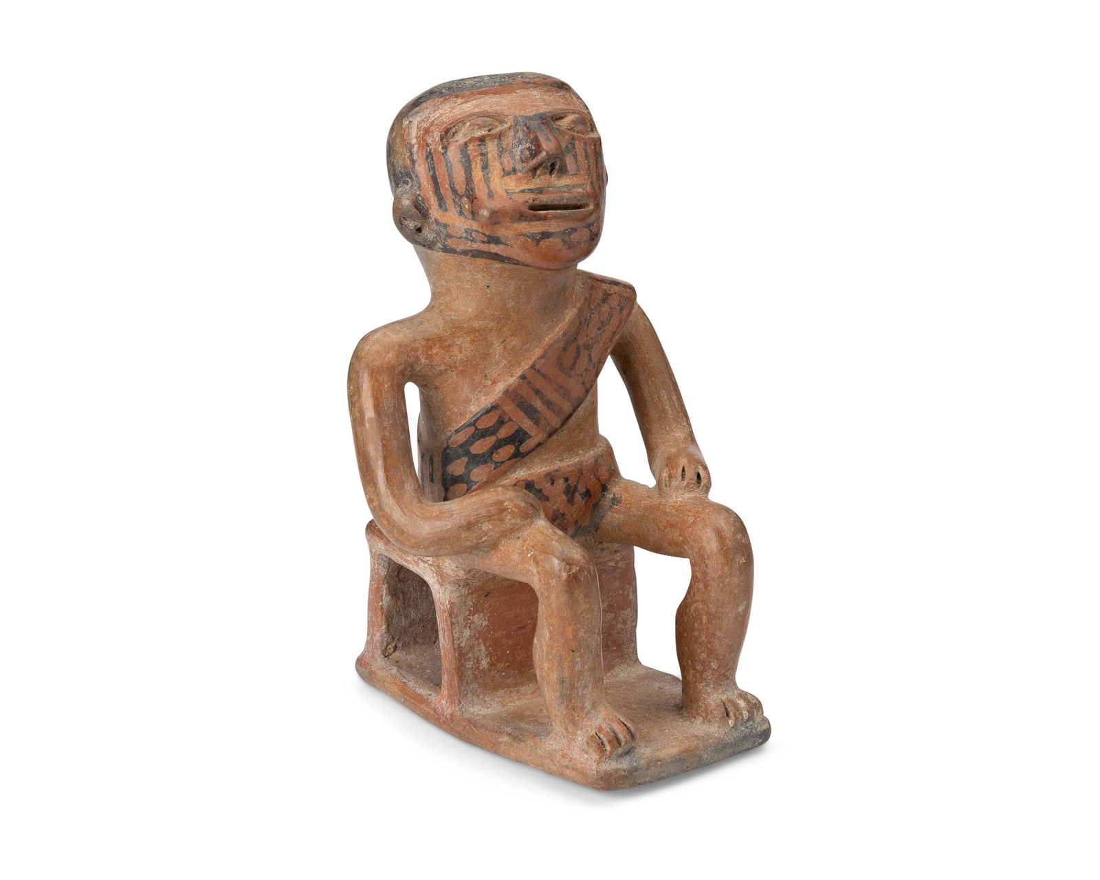 A Pre-Columbian Capuli pottery coquero figure (1 of 2)