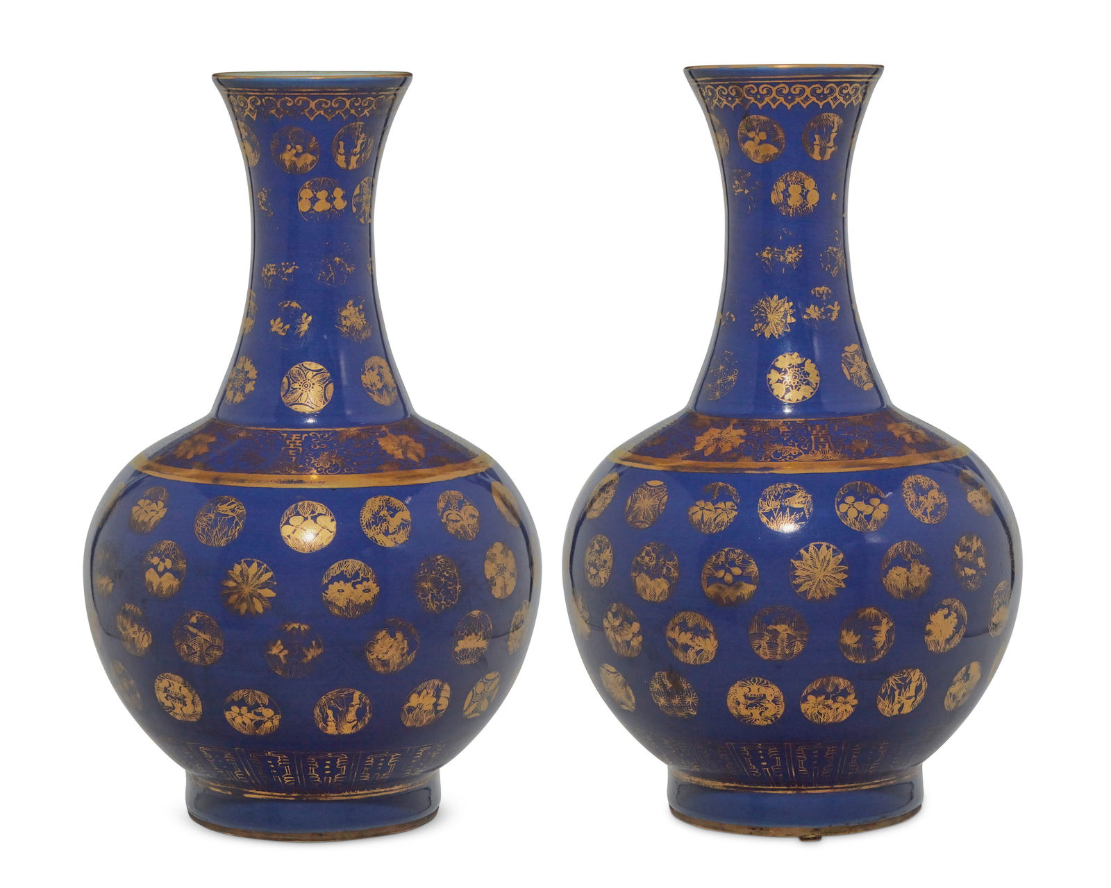 A pair of Chinese porcelain 'Tianqiuping' vases (1 of 7)