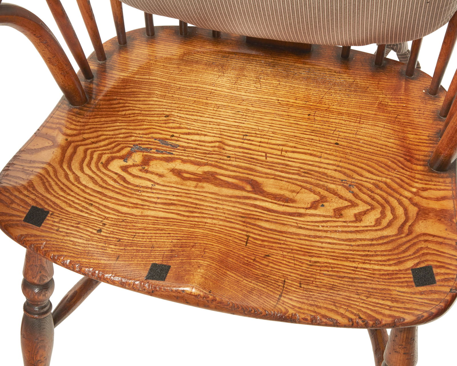 An assembled dining table and four Windsor chairs - 11