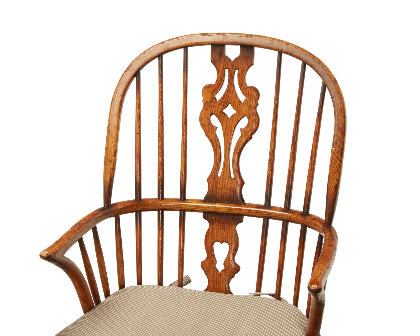 An assembled dining table and four Windsor chairs - 8