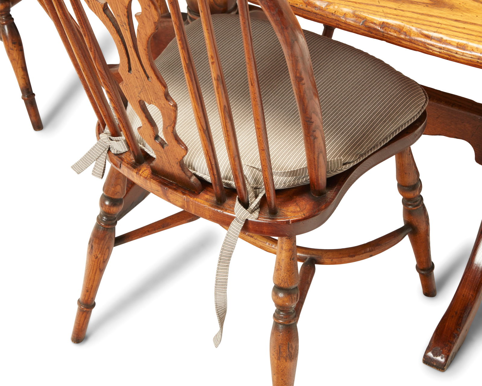 An assembled dining table and four Windsor chairs - 9